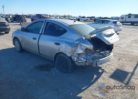 2015 Nissan Versa 1.6 S+ z USA, uszkodzony, nr VIN 3N1CN7AP0FL881753